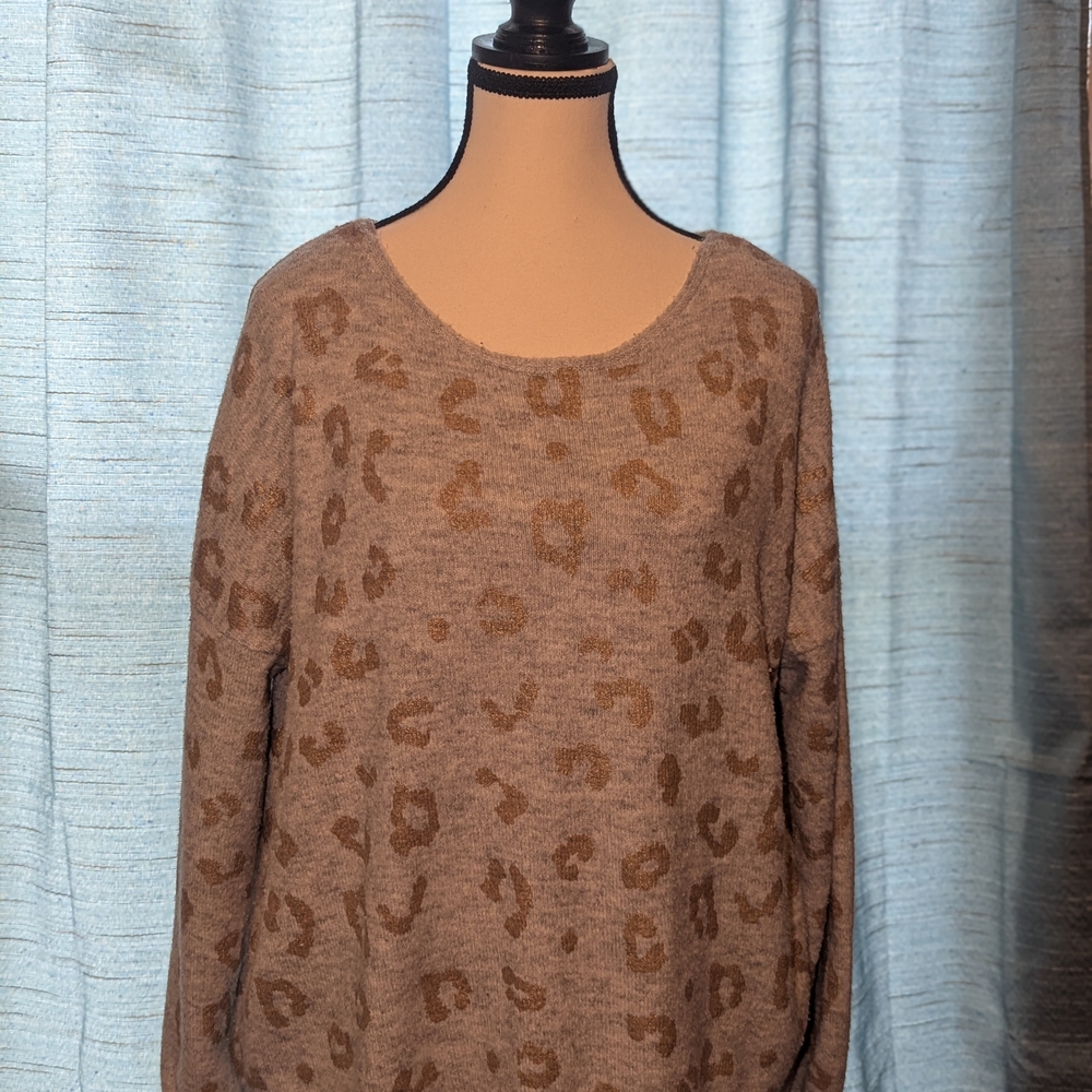 Mystree Grey And Gold Sweater with Leopard Print EUC Sz L 🔥🔥🔥